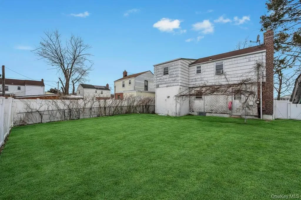 13 Crystal Street Elmont NY 11003