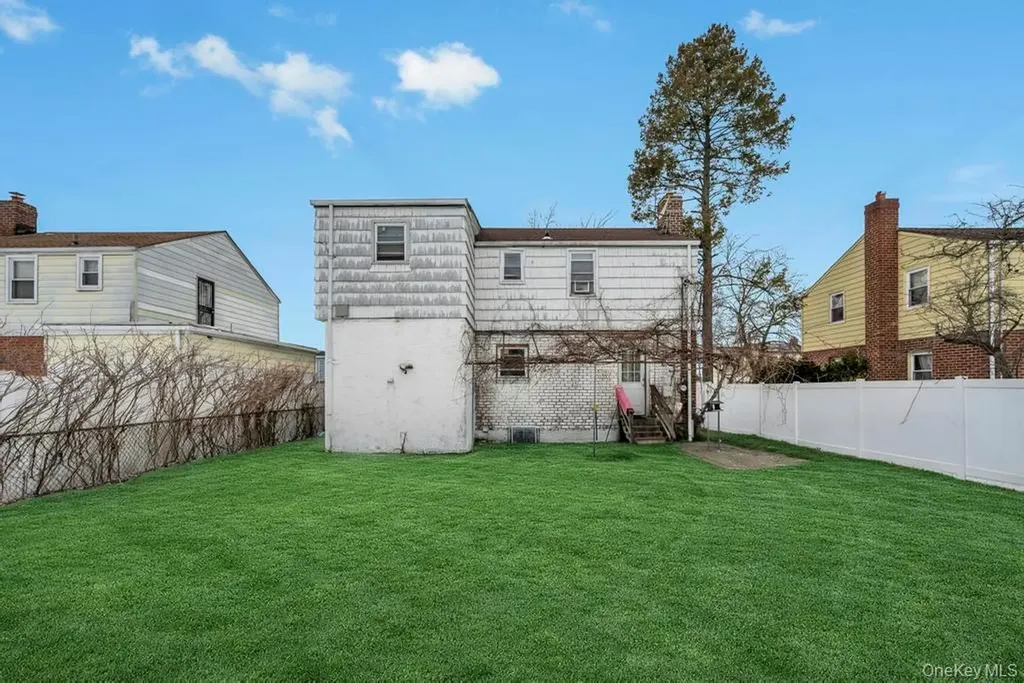 13 Crystal Street Elmont NY 11003