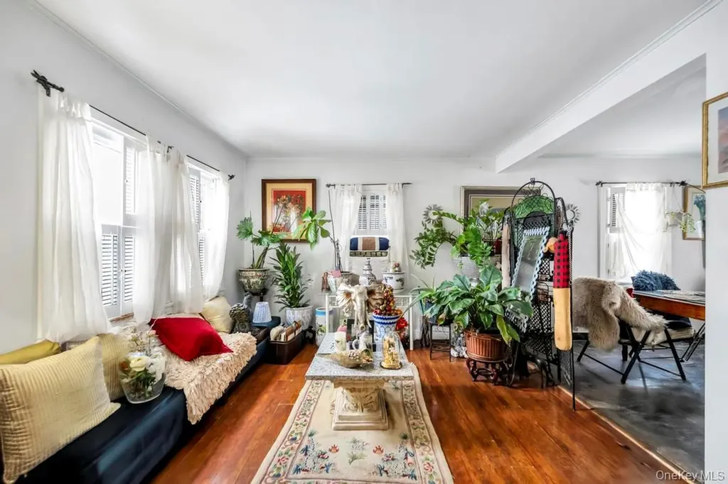 13 Crystal Street Elmont NY 11003