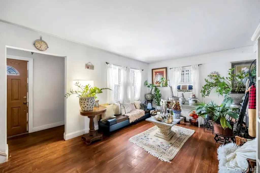 13 Crystal Street Elmont NY 11003