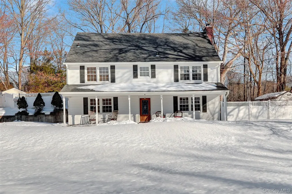 8 Noel Place Smithtown NY 11787