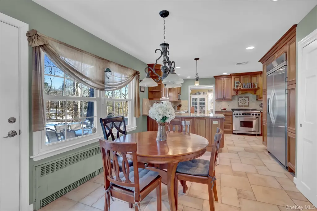 8 Noel Place Smithtown NY 11787