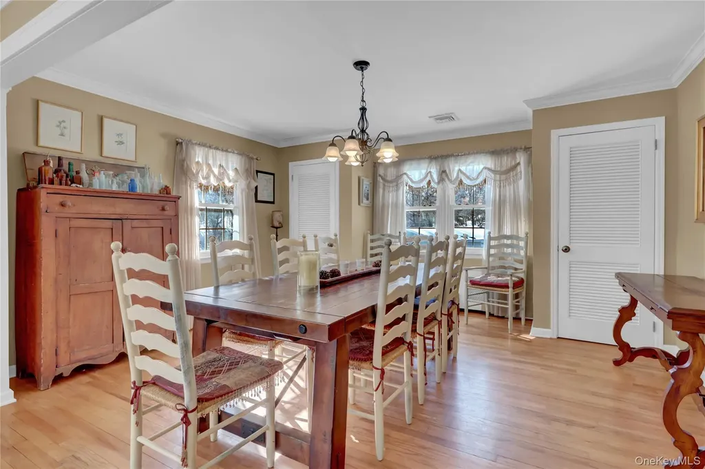 8 Noel Place Smithtown NY 11787