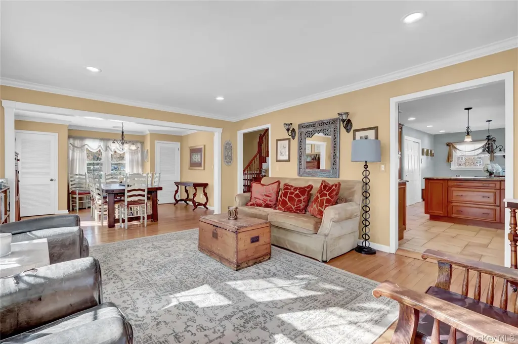 8 Noel Place Smithtown NY 11787