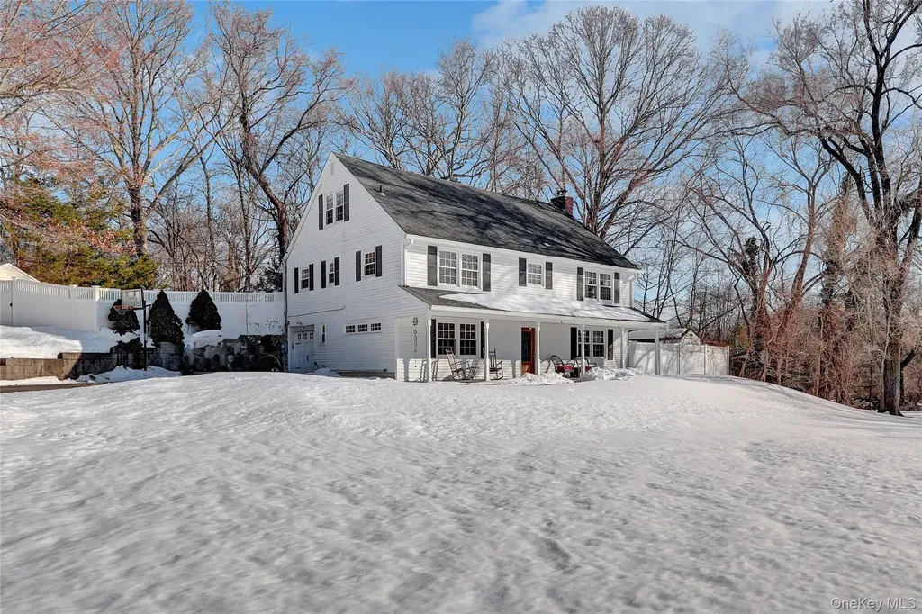 8 Noel Place Smithtown NY 11787