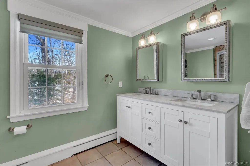 8 Noel Place Smithtown NY 11787