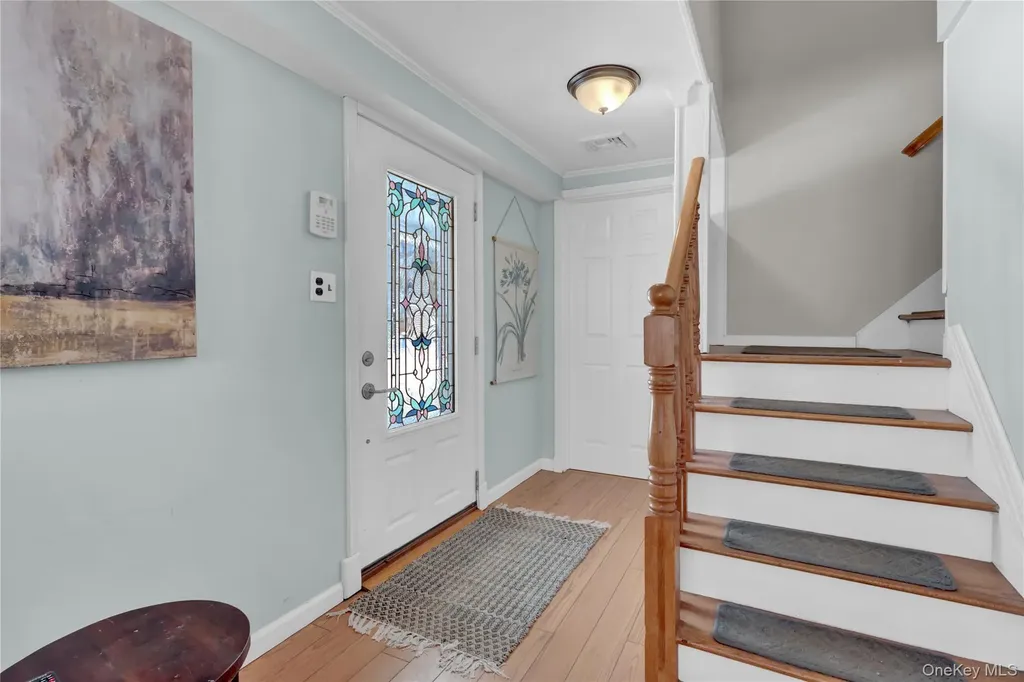 8 Noel Place Smithtown NY 11787