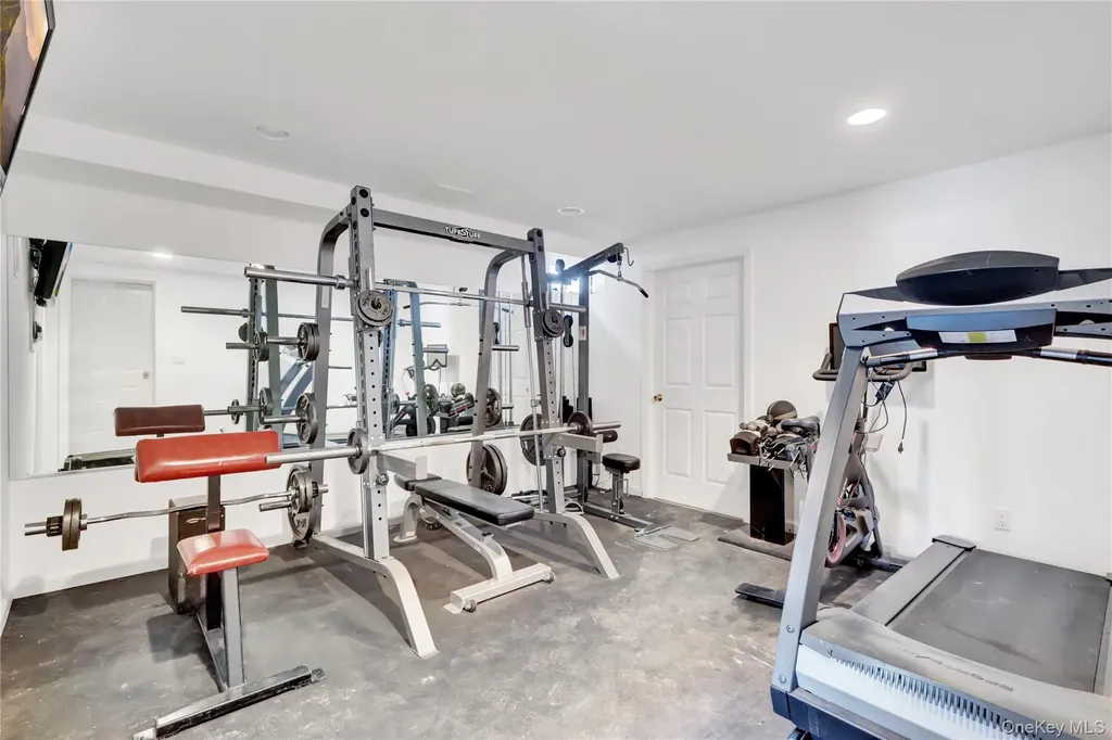 8 Noel Place Smithtown NY 11787