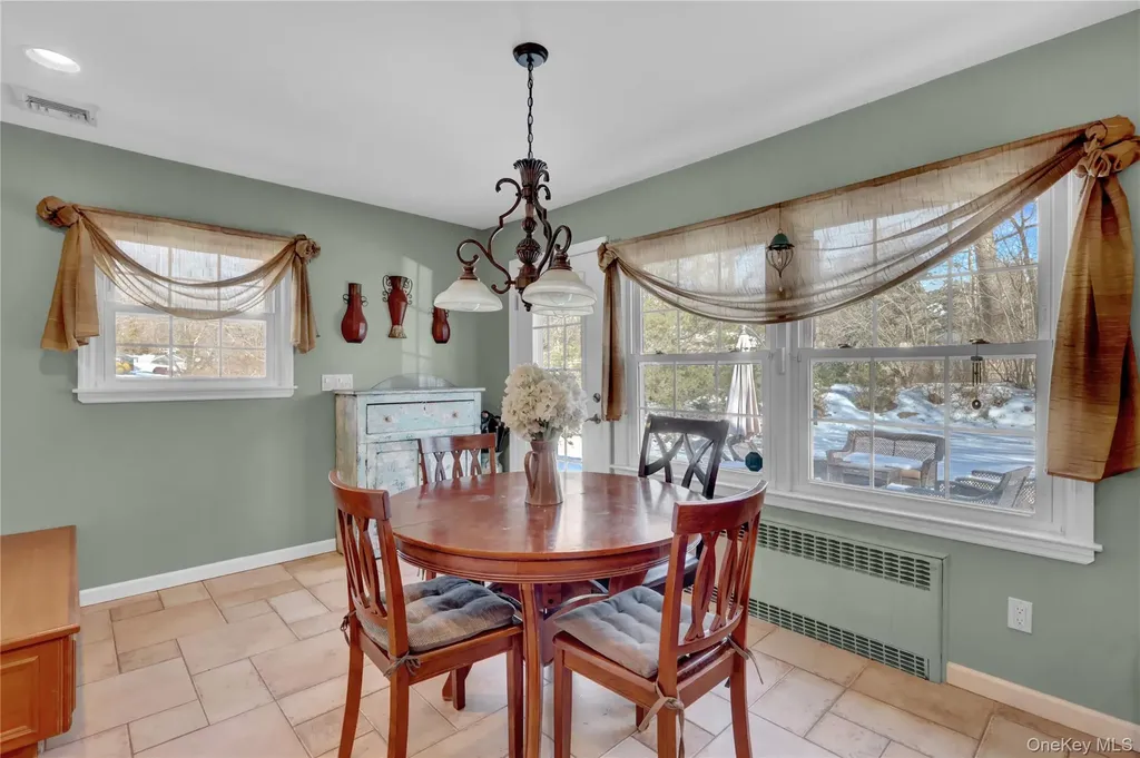 8 Noel Place Smithtown NY 11787