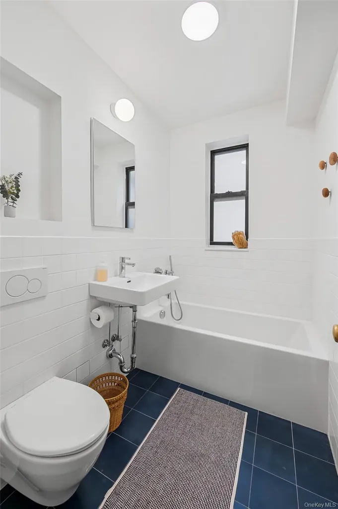 385 Argyle Road Brooklyn NY 11218