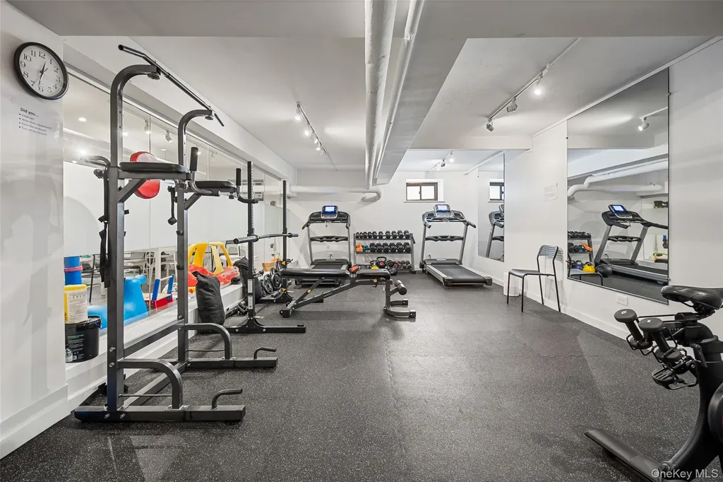 385 Argyle Road Brooklyn NY 11218
