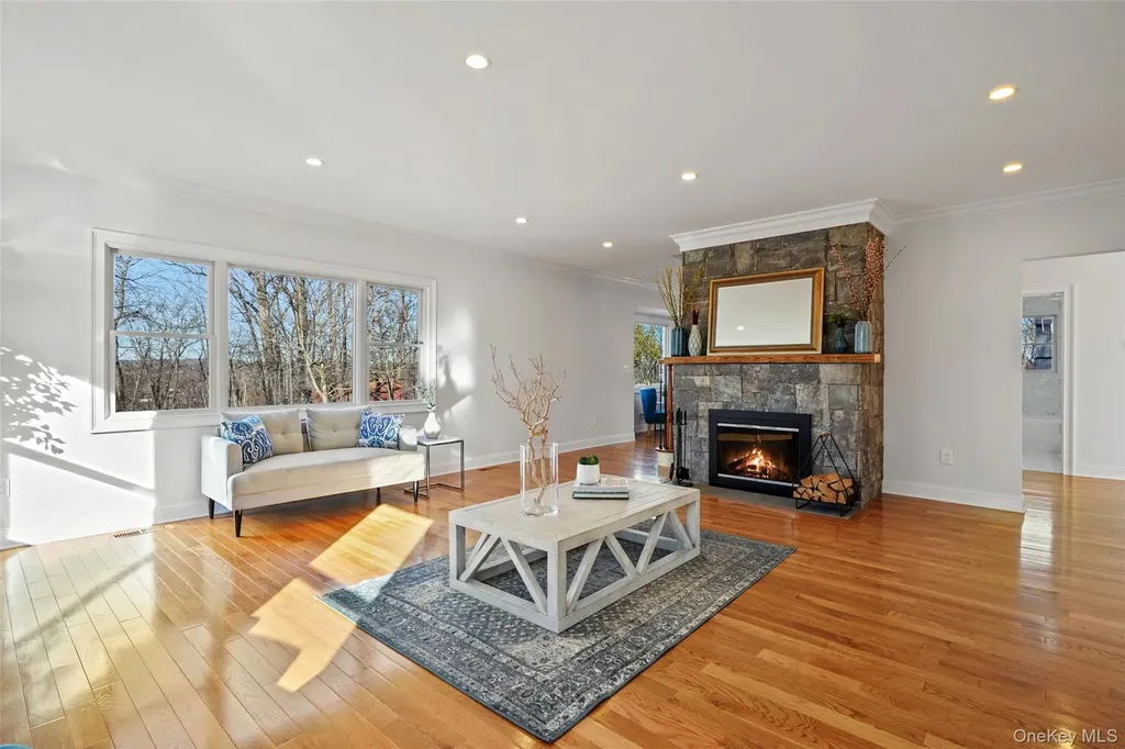 35 Summit Drive Mahopac NY 10541