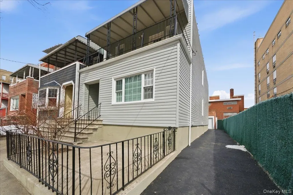 1624 Seddon Street Bronx NY 10461