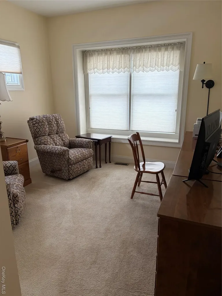 30 Oak Run Stony Brook NY 11790