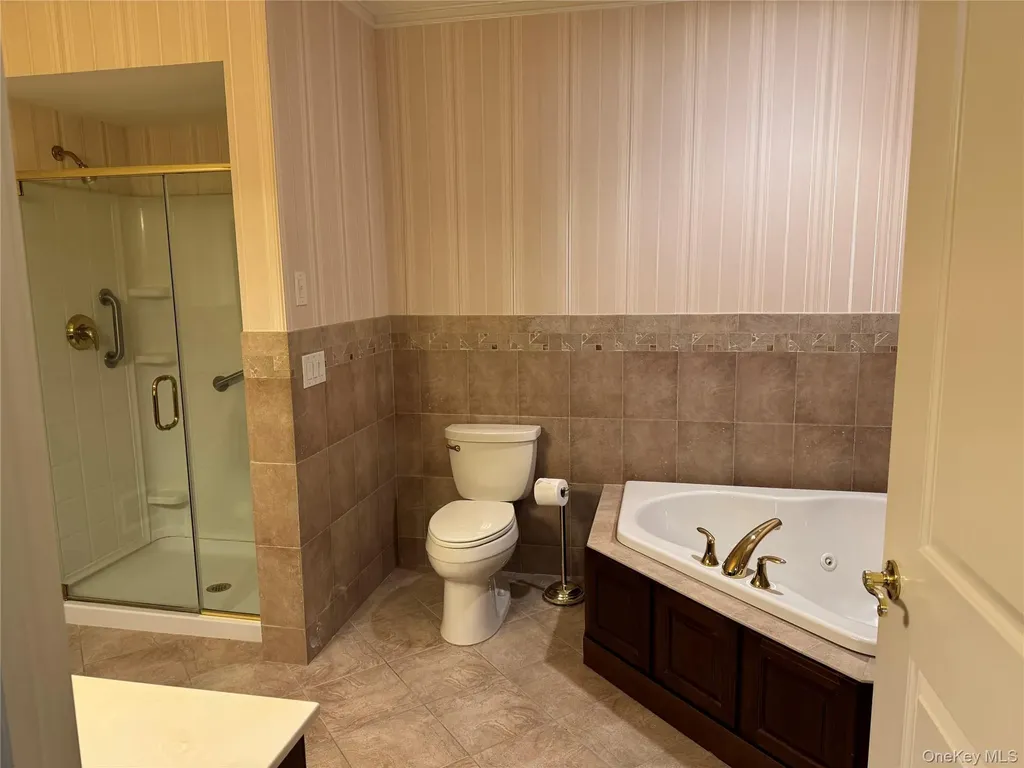 30 Oak Run Stony Brook NY 11790