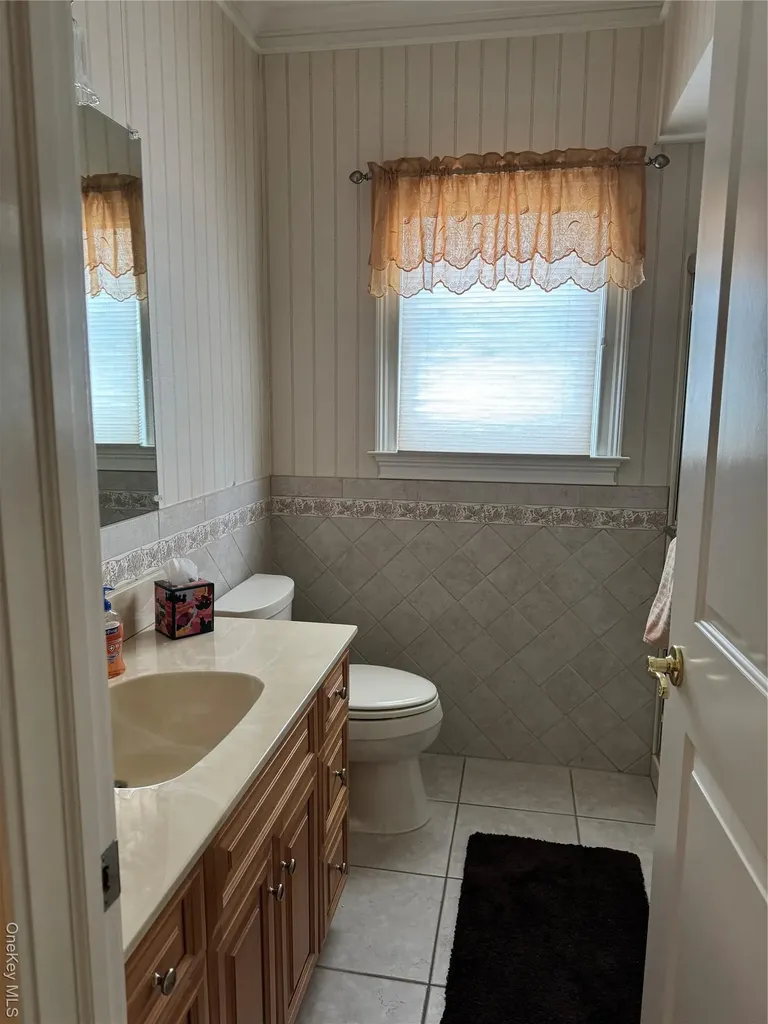30 Oak Run Stony Brook NY 11790
