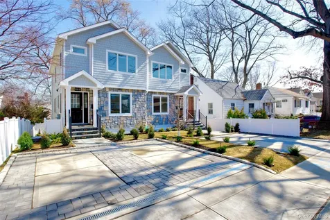 56 Kirkwood Road Port Washington NY 11050