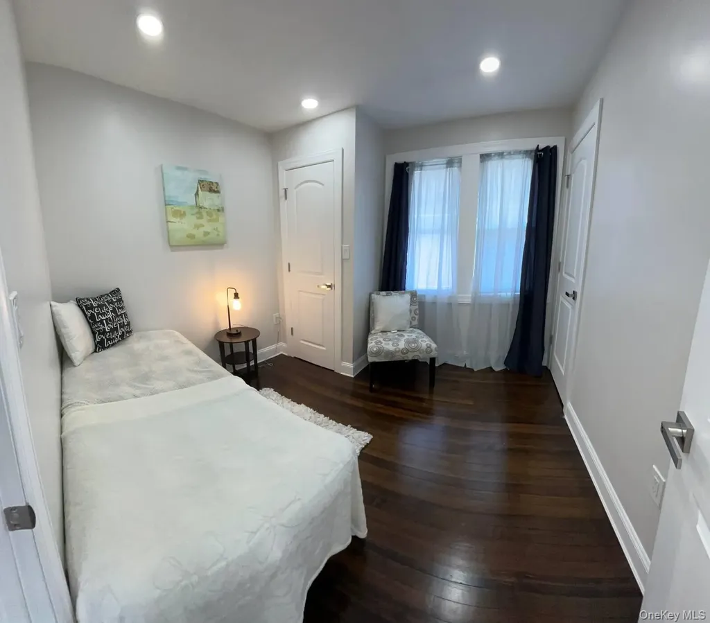 53 Lee Avenue Valley Stream NY 11581