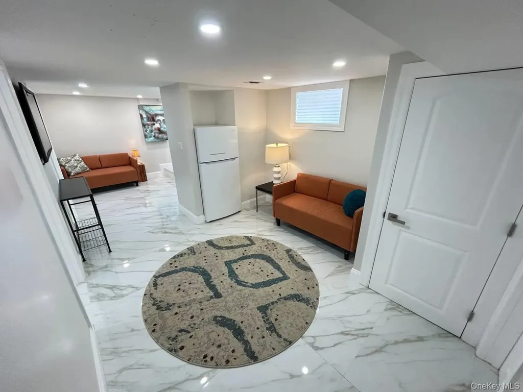 53 Lee Avenue Valley Stream NY 11581