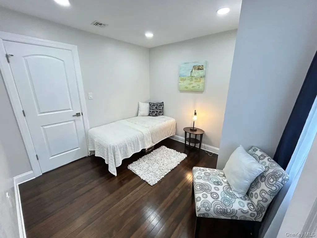 53 Lee Avenue Valley Stream NY 11581