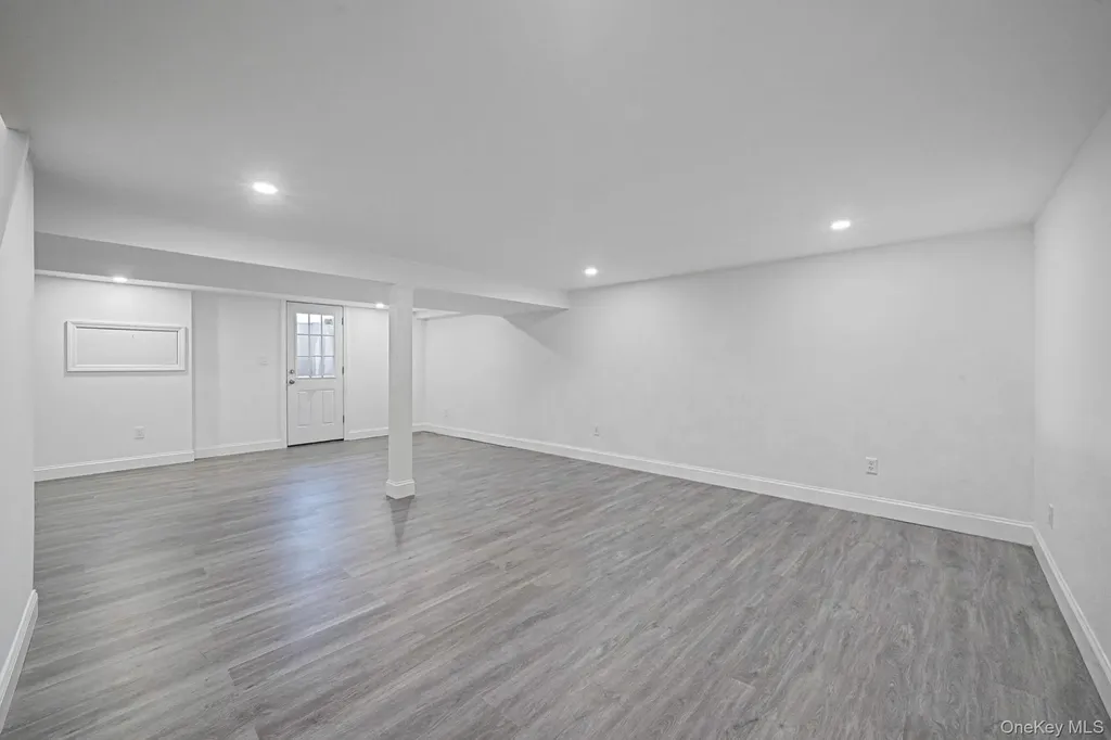 30 Jean Drive North Babylon NY 11703