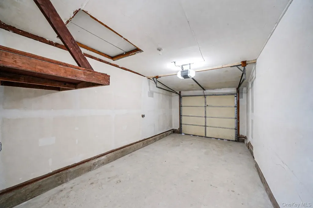 30 Jean Drive North Babylon NY 11703