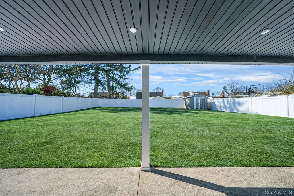 30 Jean Drive North Babylon NY 11703