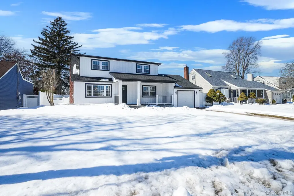 30 Jean Drive North Babylon NY 11703