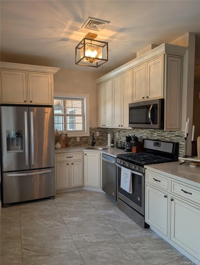 88 Brookview Lane Newburgh NY 12550