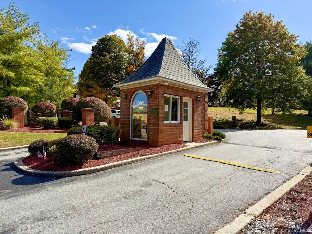 88 Brookview Lane Newburgh NY 12550