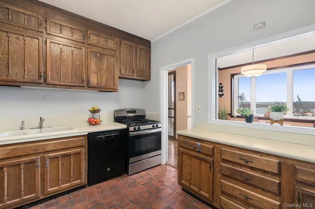 16 Rockledge Avenue Ossining NY 10510