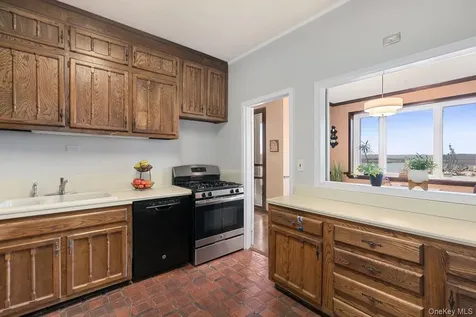 16 Rockledge Avenue Ossining NY 10510