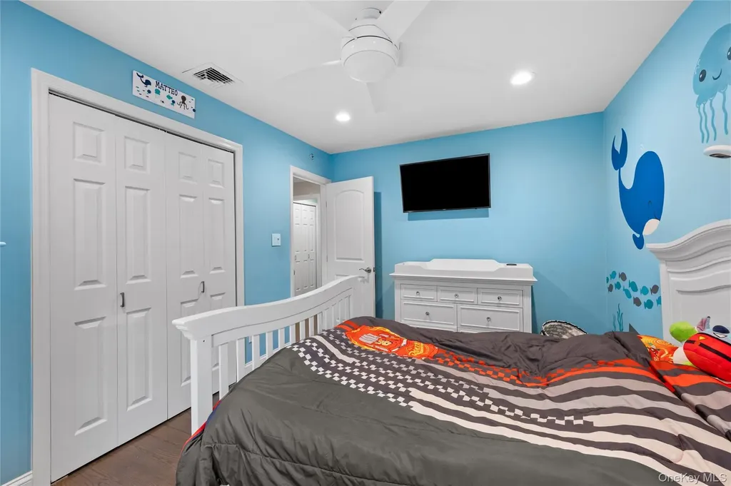 21 Rawlings Drive Melville NY 11747