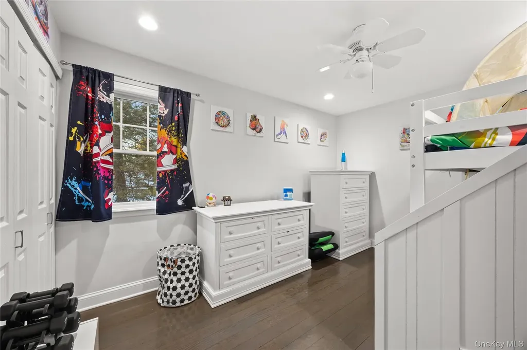 21 Rawlings Drive Melville NY 11747