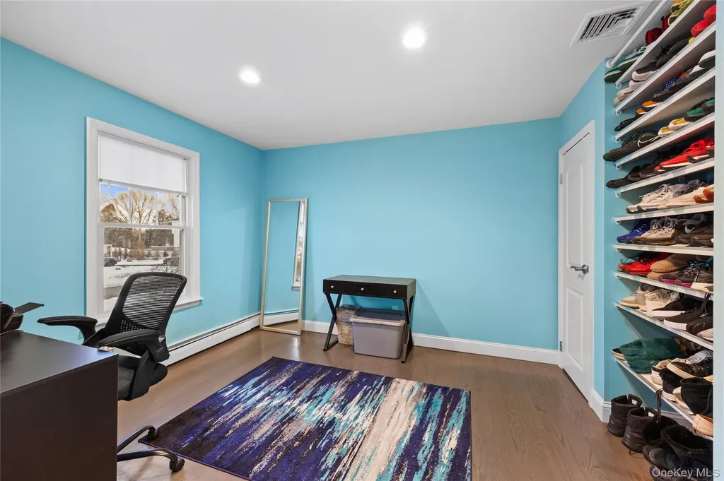 21 Rawlings Drive Melville NY 11747