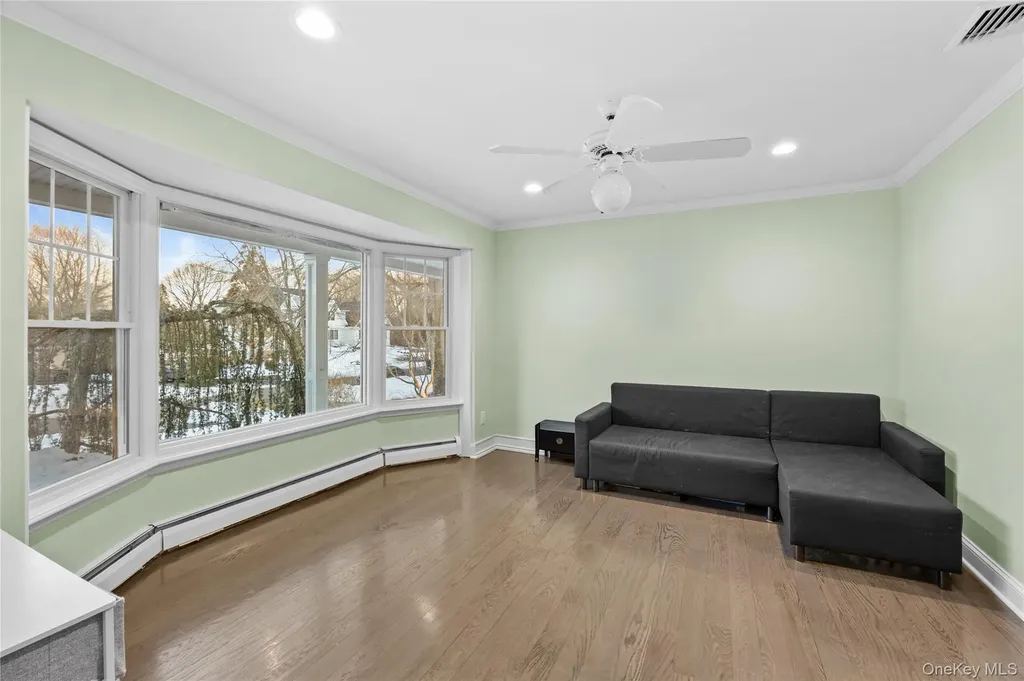 21 Rawlings Drive Melville NY 11747
