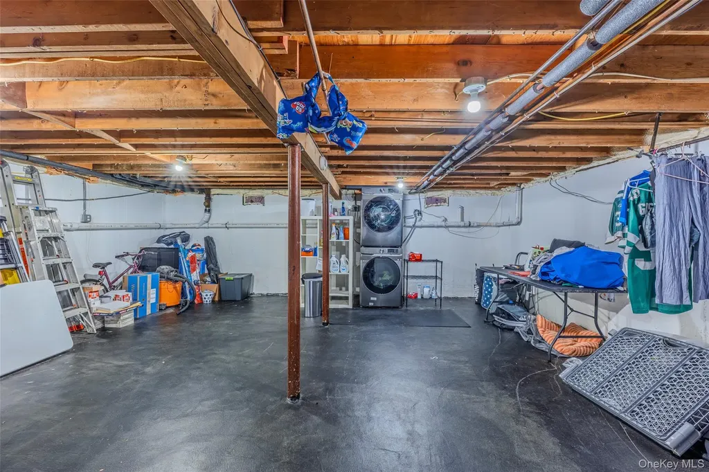 21 Rawlings Drive Melville NY 11747