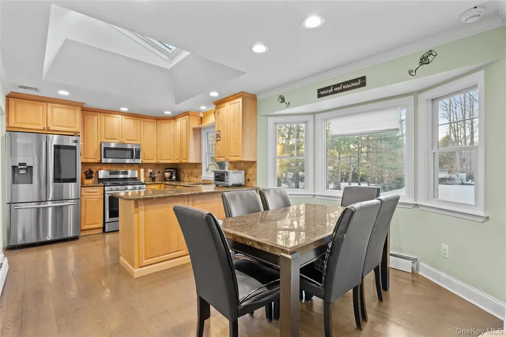 21 Rawlings Drive Melville NY 11747