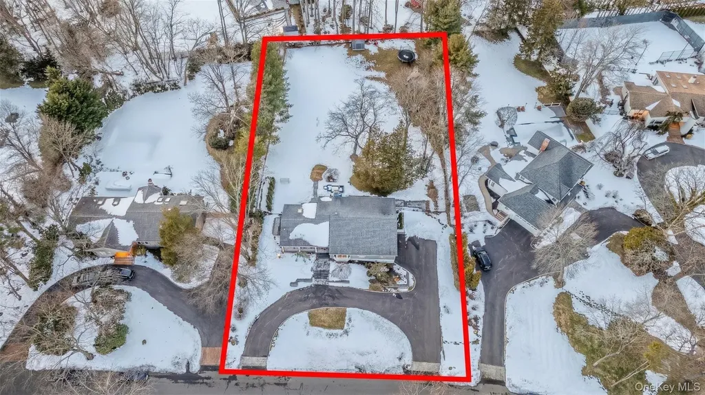 21 Rawlings Drive Melville NY 11747