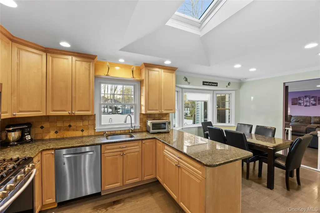 21 Rawlings Drive Melville NY 11747