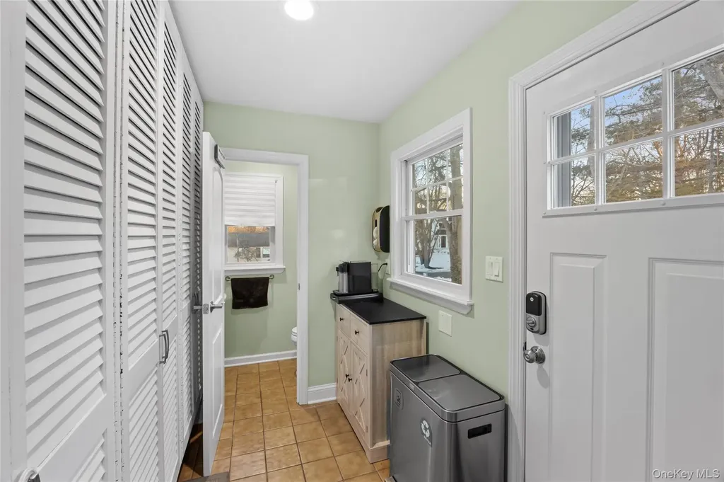 21 Rawlings Drive Melville NY 11747