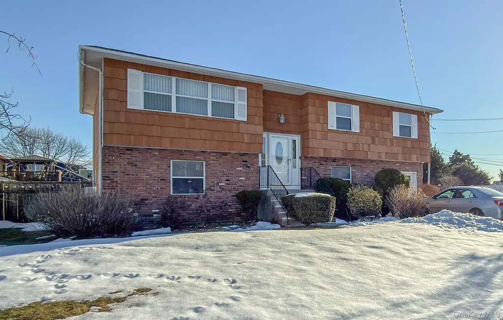 40 E Lincoln Avenue Massapequa NY 11758