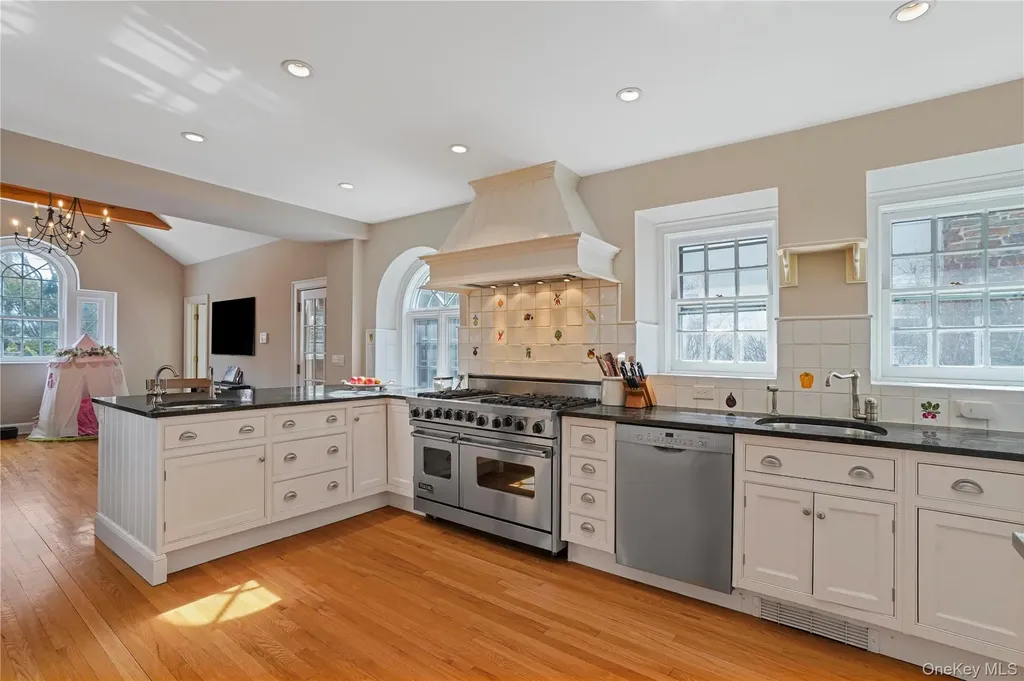 650 Ely Avenue Pelham NY 10803