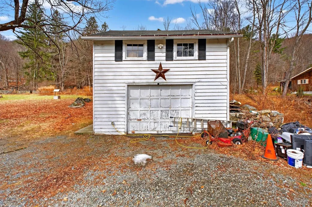 611 Peekskill Hollow Road Putnam Valley NY 10579
