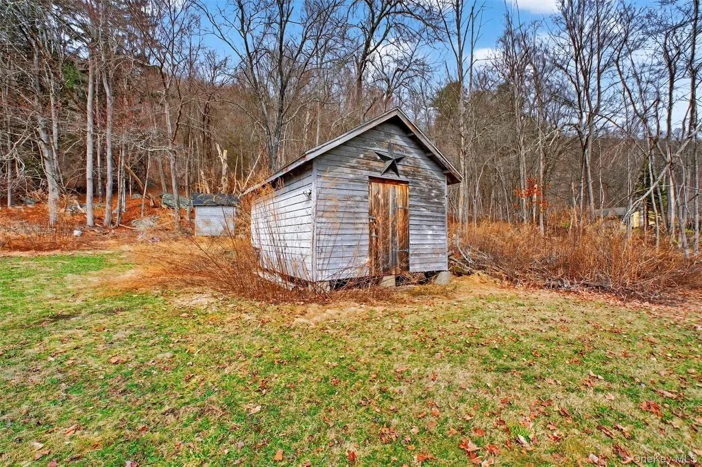 611 Peekskill Hollow Road Putnam Valley NY 10579