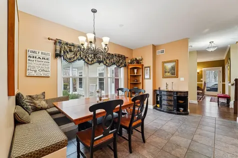 25 Navajo Trail Sloatsburg NY 10974