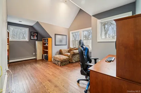 25 Navajo Trail Sloatsburg NY 10974