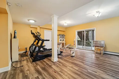 25 Navajo Trail Sloatsburg NY 10974