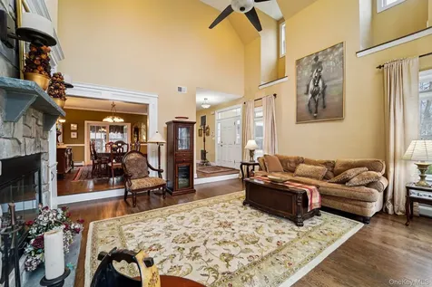 25 Navajo Trail Sloatsburg NY 10974