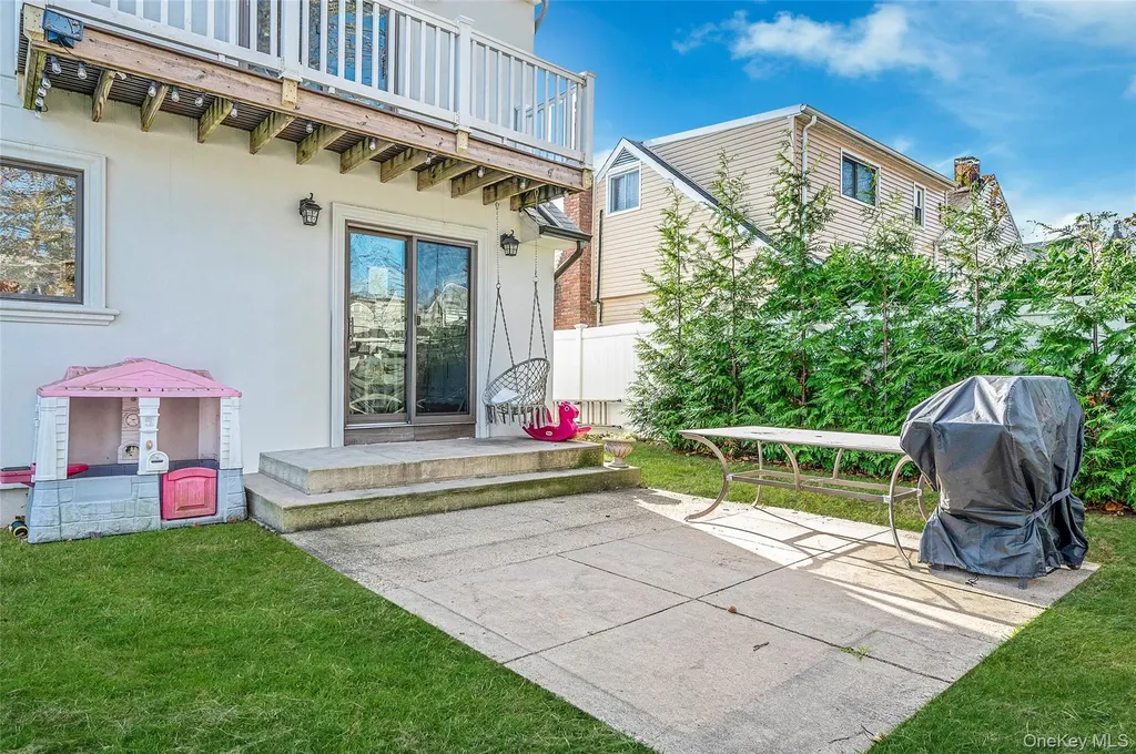 66 Virginia Avenue Oceanside NY 11572